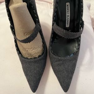 Manolo Blanhik CharcoalGrey Mary Jane Pumps with Patten detail - Size 8